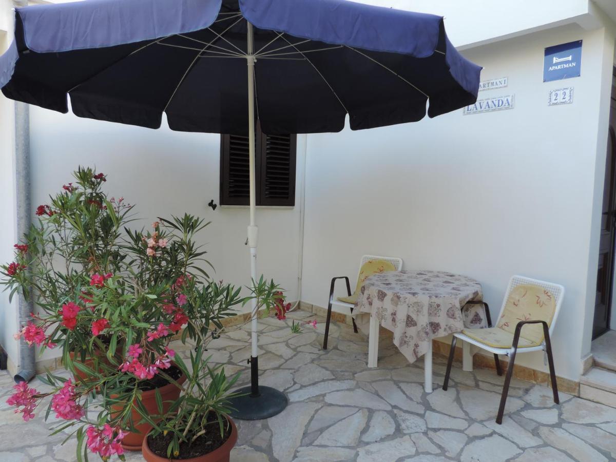 Apartmani Lavanda Pag Town Exterior foto