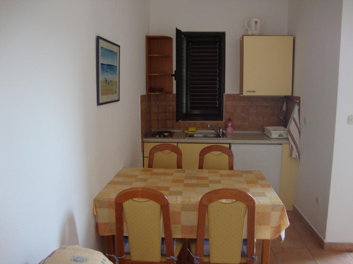 Apartmani Lavanda Pag Town Zimmer foto